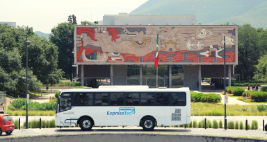Autobús Expreso en Rectoría Tec de Monterrey